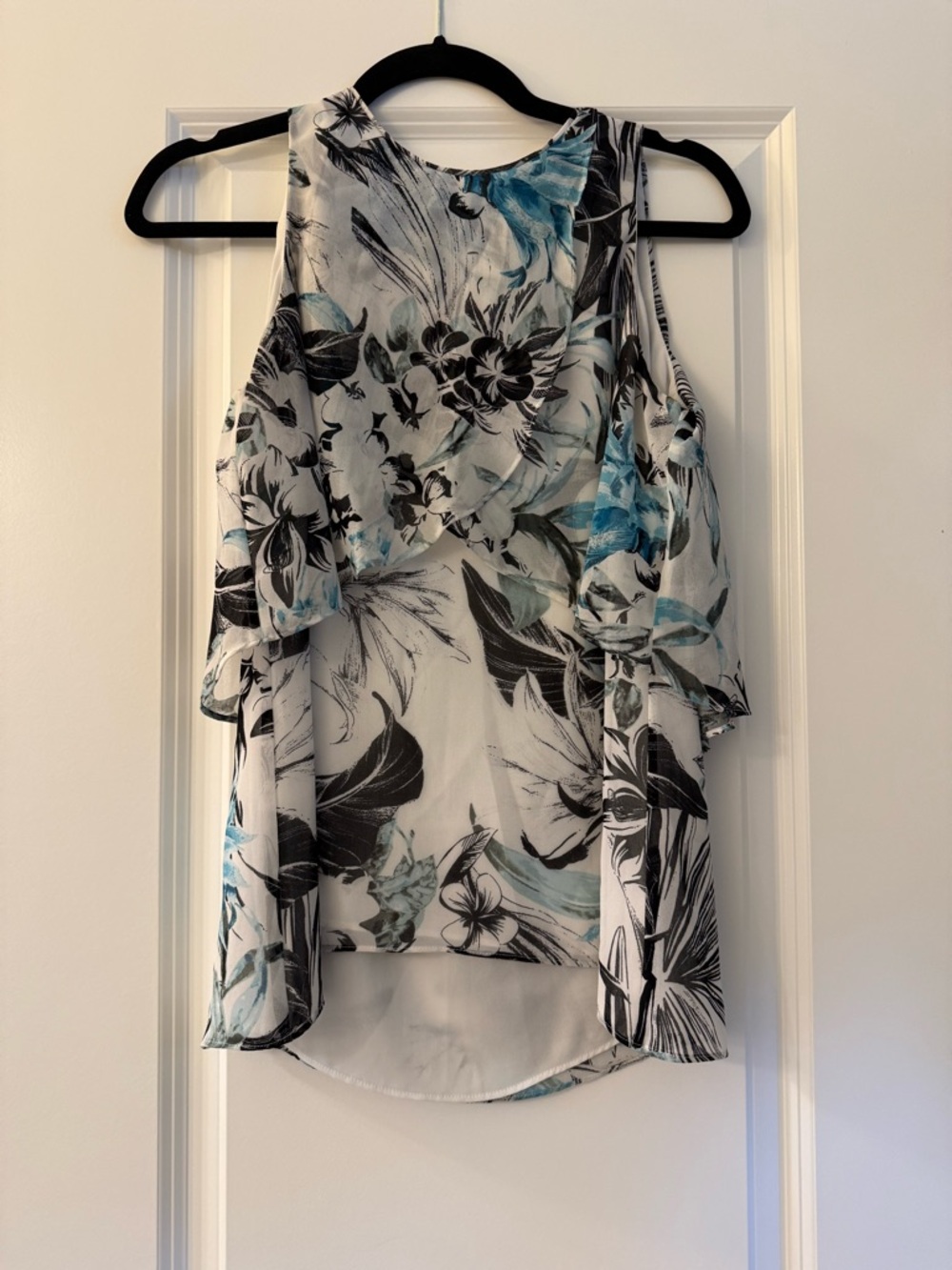 White House Black Market Floral Top - Black/White/Blue